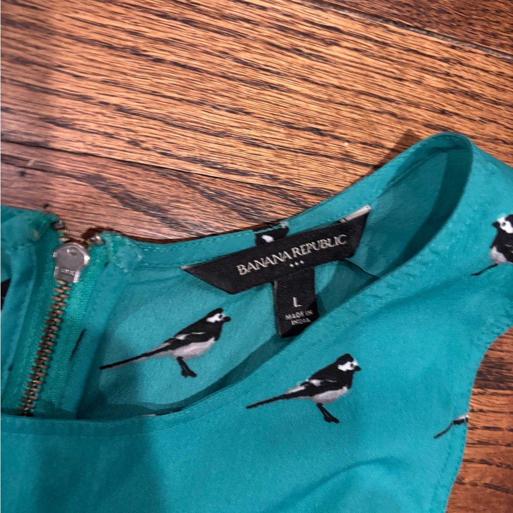 BANANA REPUBLIC Teal Sleeveless Bird Print Women's Top - Picture 4 of 4
